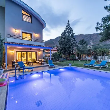 Floransa Icmeler 빌라 말마리스