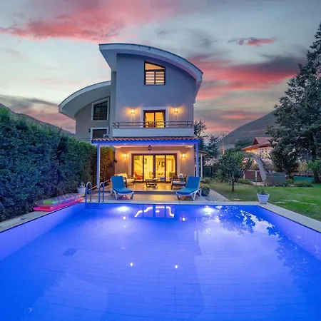 Floransa Icmeler 빌라 *